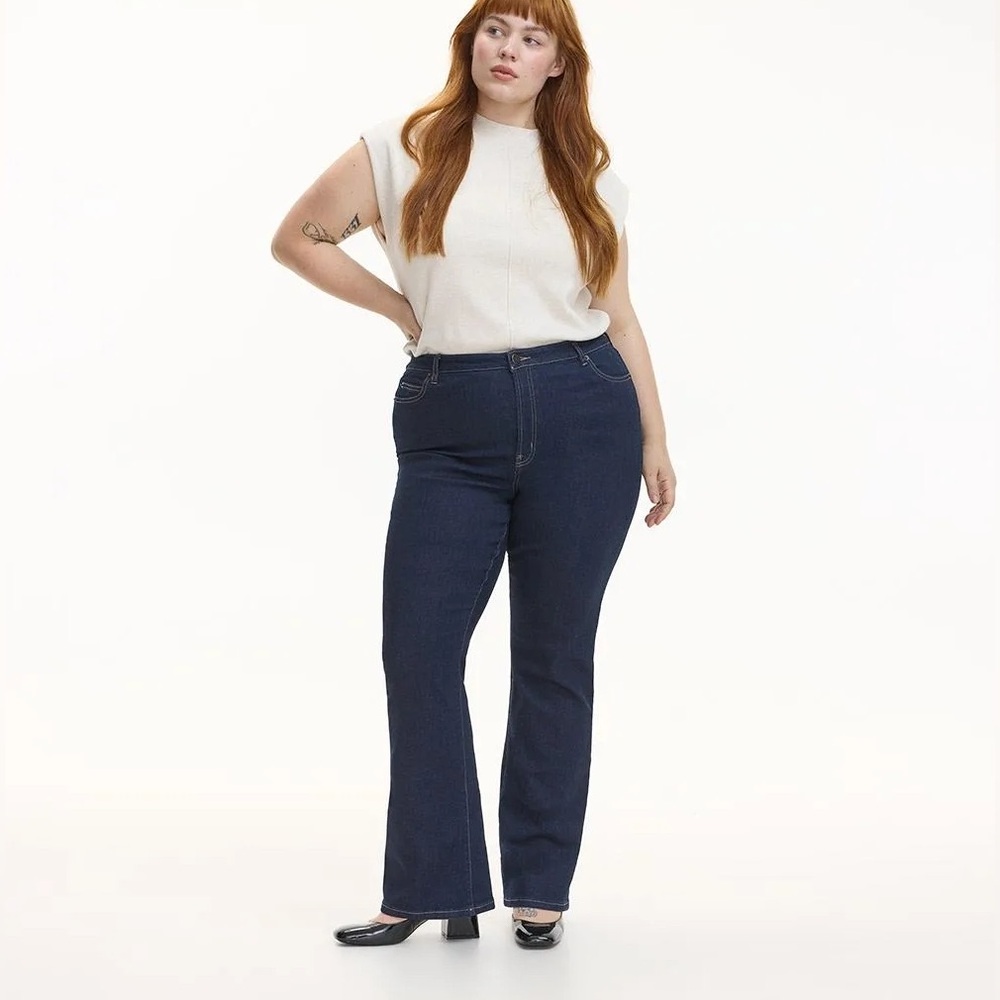 NWT Ricki’s Brook Barely Bootcut Mid-Rise Jean women’s 36X30 short length